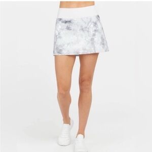 NWOT | Spanx | Get Moving Skort | Grey & White Tie-Dye | Size M